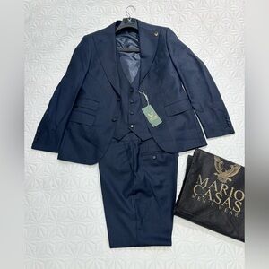 Mens Suit New! 3 piece suit ! retail $350! Navy Blue colour Mario Casas